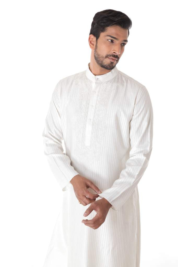 Offwhite Blend Jacquard Kurta with Front Embroidery & Churidar